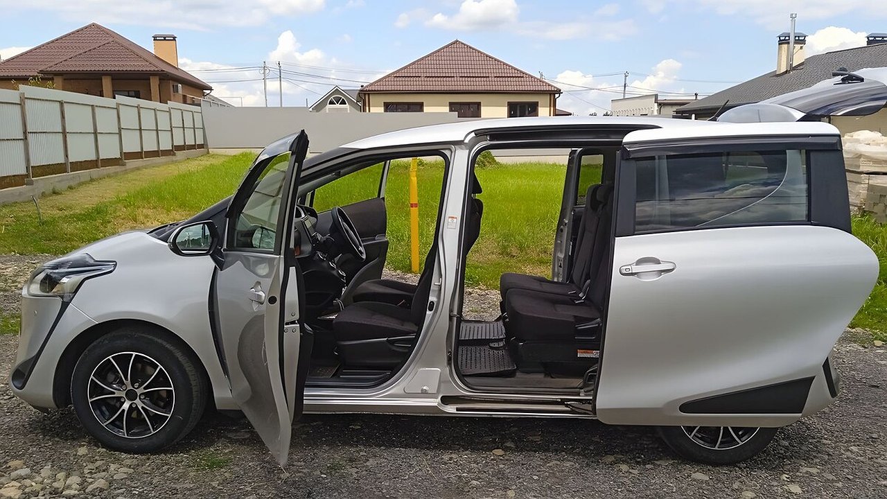 Главная картинка новости: Хотел купить "Гранту", но выбрал гораздо лучше и дешевле — взял свежего японца с 4х4 и не пожалел