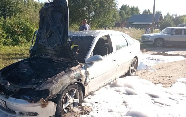 На трассе в Макарьевском округе загорелся движущийся автомобиль