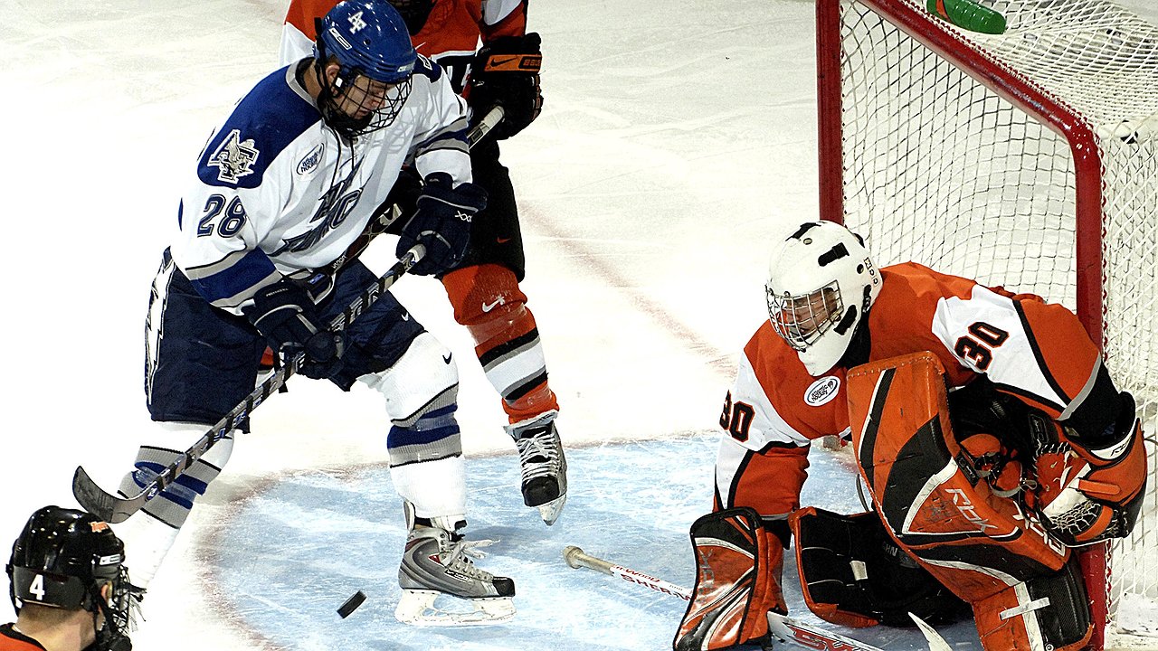 Главная картинка новости: Кто кого в спорте: Журова назвала виды спорта, где можно провести матчи Россия — США