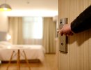 Даже если не хотите — обязательно: кому вы обязаны открыть дверь — памятка для собственников квартир