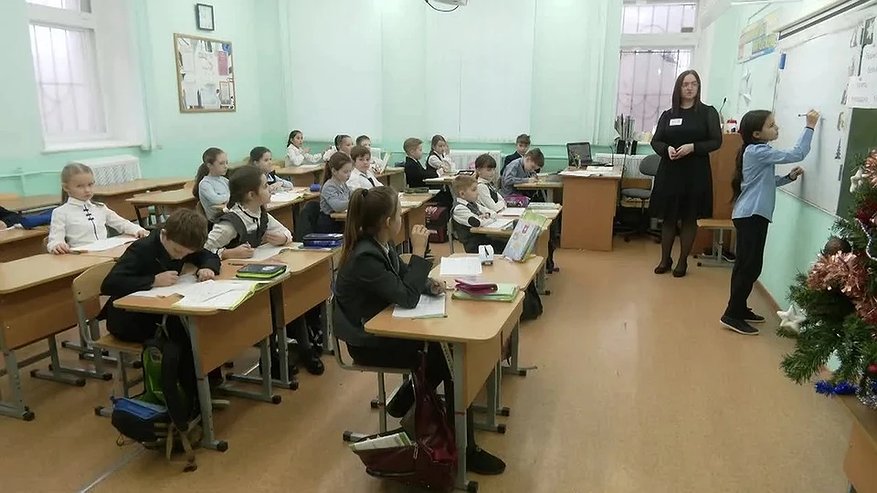Главная картинка новости: Учителя Костромской области смогут бесплатно посещать выставки и спектакли