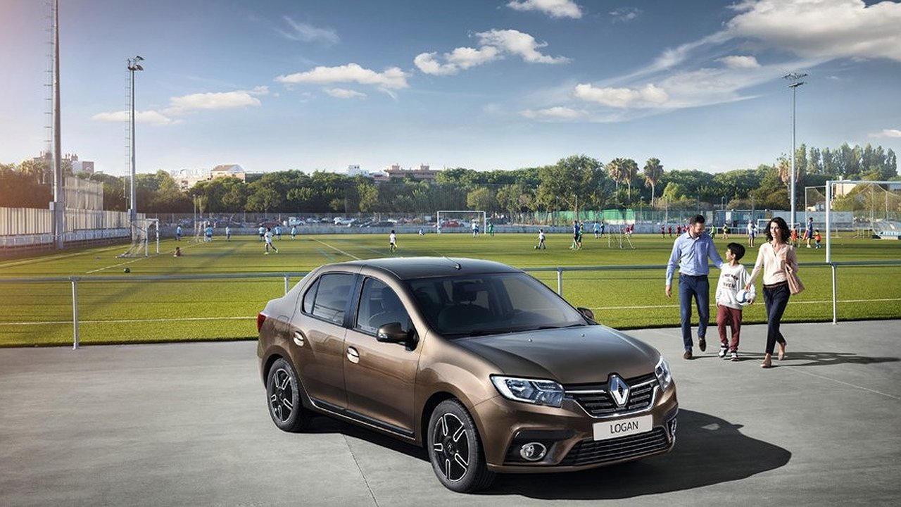 Главная картинка новости: Выкупил "убитый" Логан 2019 г.в. и 260 000 км пробега почти даром: перебрал подвеску и сделал химчистку — получил почти новый автомобиль