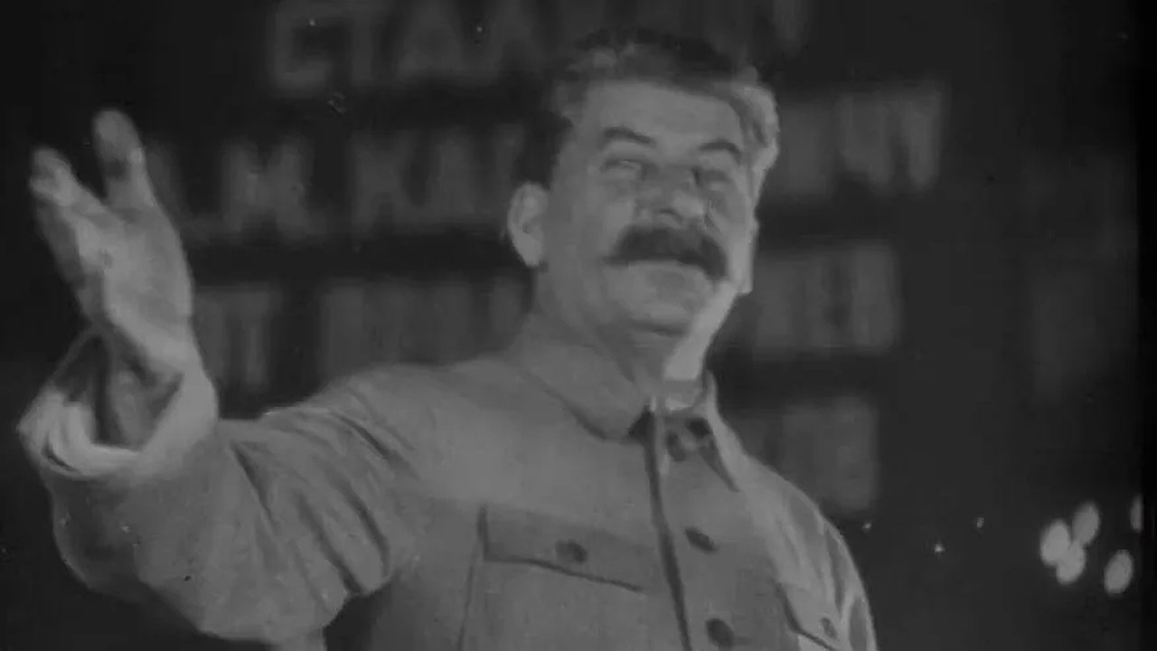 Главная картинка новости: Какая была зарплата у Сталина на самом деле — суммы поразительные: на что он тратил деньги