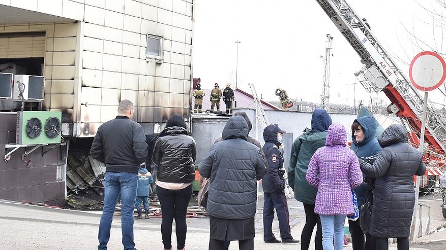 Главная картинка новости: В Костромской области загорелся торговый центр