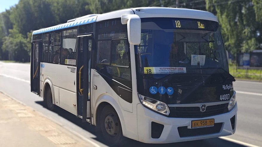 Главная картинка новости: 127 автобусов развезут костромичей по домам после фестиваля "Серебряная ладья"