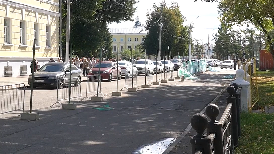 Главная картинка новости: В центре Костромы создают новый регулируемый перекресток