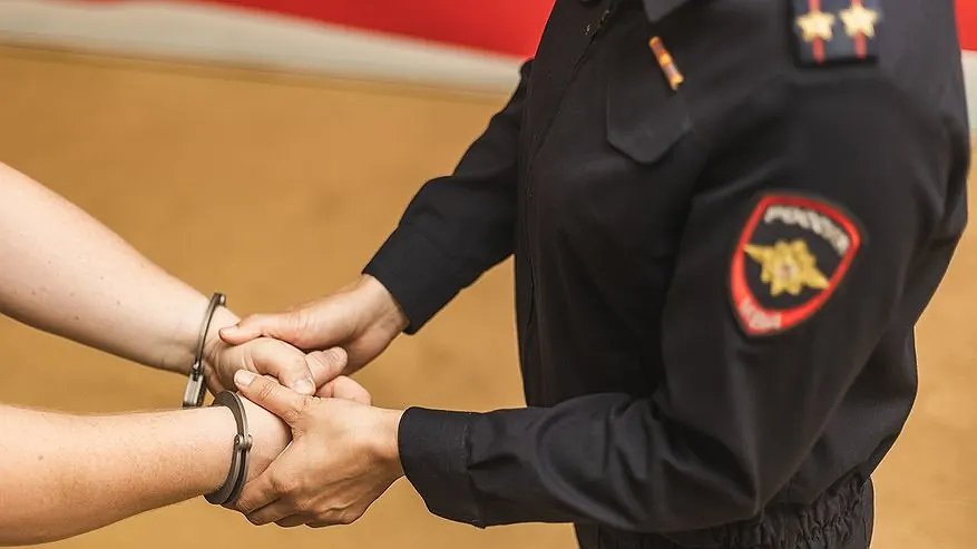 Главная картинка новости: В Буйском районе 16-летний подросток ответит за кражу мопеда
