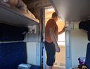 Захожу в купе, а там сюрприз — чужая парочка лежит на моём постельном белье: реальная история