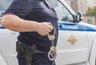 Миниатюра новости: В Костроме бездомный похитил из незапертой машины сумку с деньгами и телефонами