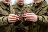 Миниатюра новости: «Цыганское золото» вместо медалей: чем на самом деле щеголяли советские дембеля