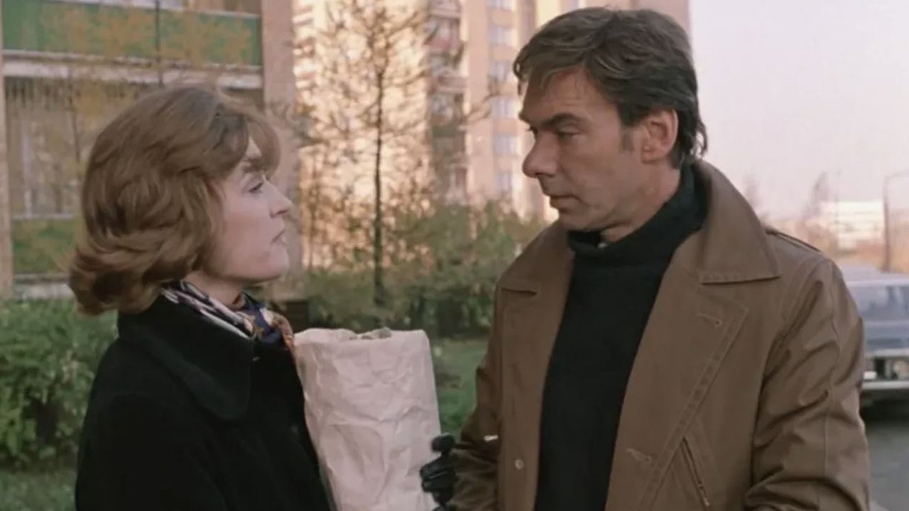 Главная картинка новости: "Как Николай быстро вычислил, где живет Гоша?": ляп или продуманный ход — секрет к/ф "Москва слезам не верит" (12+)