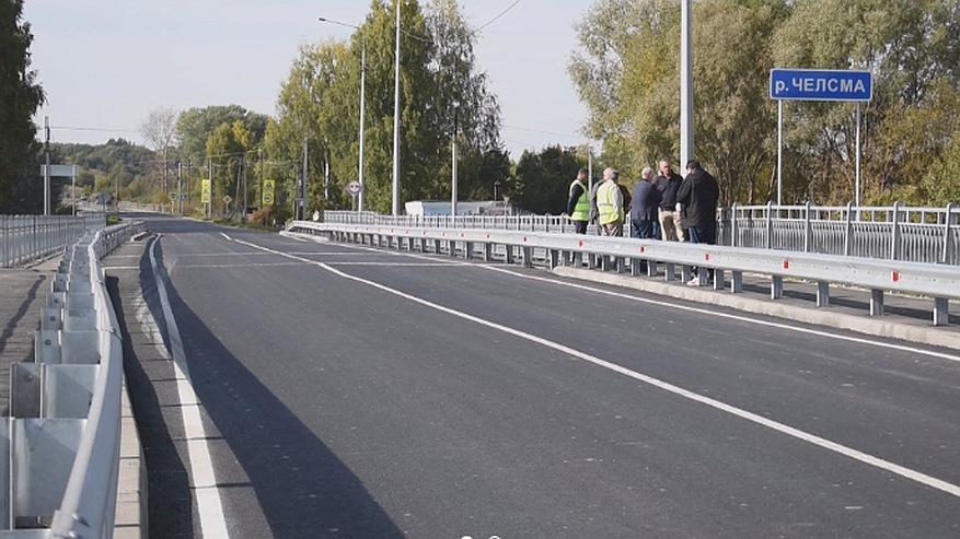 Главная картинка новости: В Галичском районе отремонтировали мост через реку Челсму