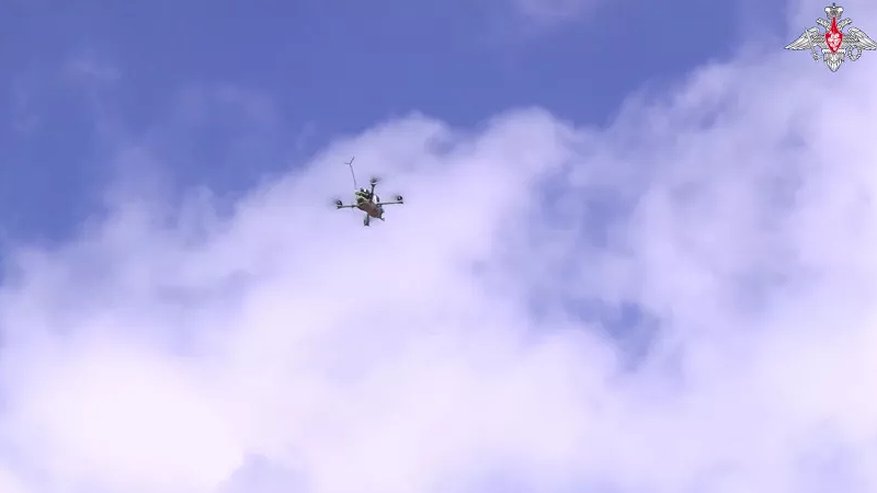Главная картинка новости: Костромичам напомнили о безопасности при обнаружении беспилотников нового типа