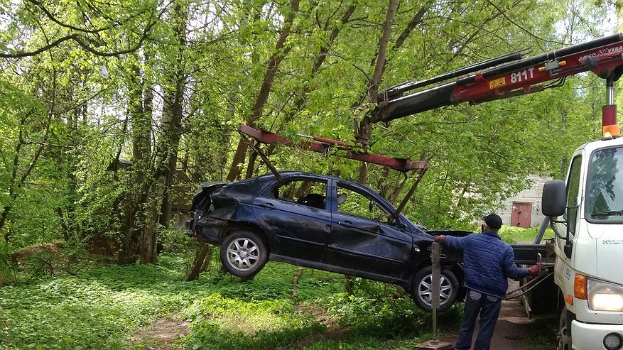 Главная картинка новости: С улиц Костромы убрано 15 брошенных автомобилей