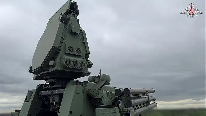 Главная картинка новости: ПВО РФ отразили ночную атаку 55 украинских беспилотников