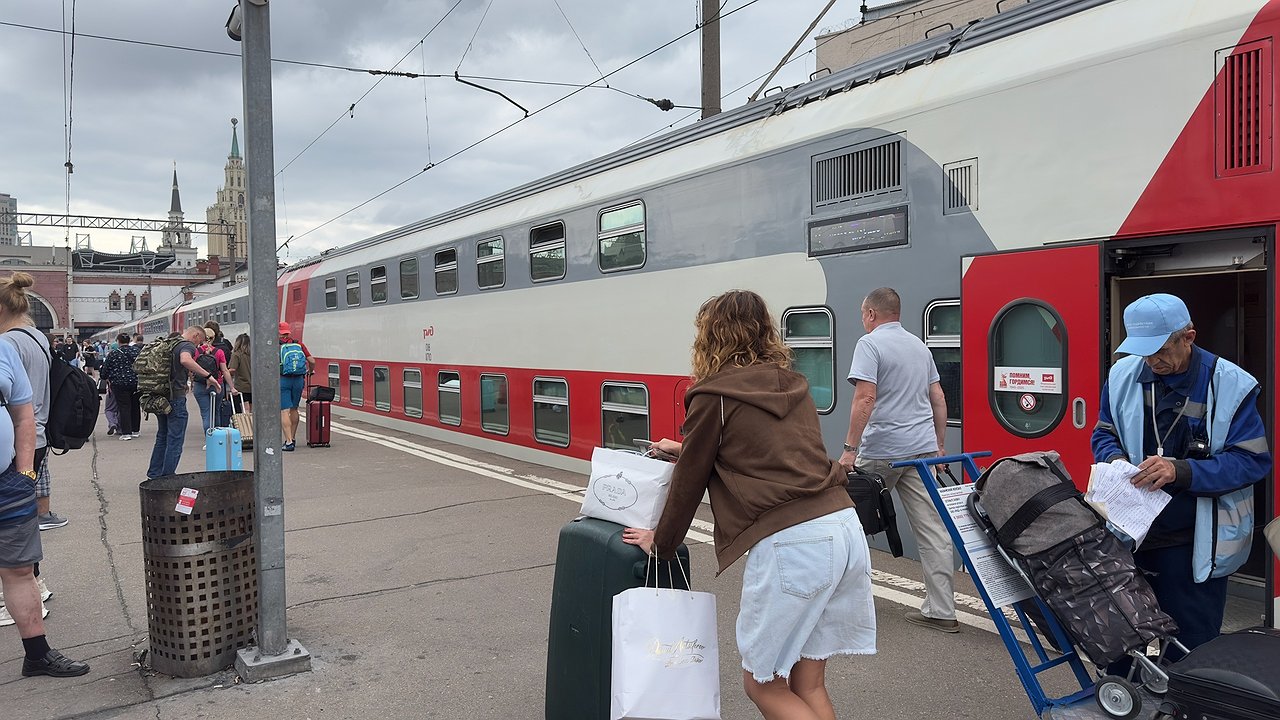 Главная картинка новости: Почему проводник вправе не пустить вас в поезд: реальные причины, о которых лучше знать до посадки
