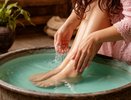 1 ст. л. на 3 л. воды и пятки гладкие, как у младенца: эффективный метод домашнего ухода за ногами