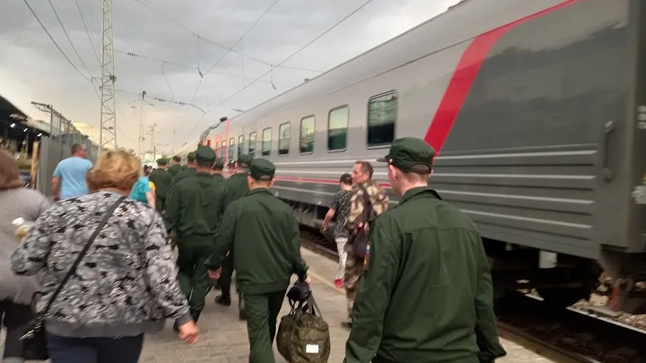 Главная картинка новости: В России начинается осенний призыв в армию