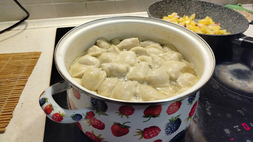 Главная картинка новости: Кидаю 2 щепотки в фарш — и пельмени вкуснее, чем у мишленовских шеф-поваров: рай для гурманов