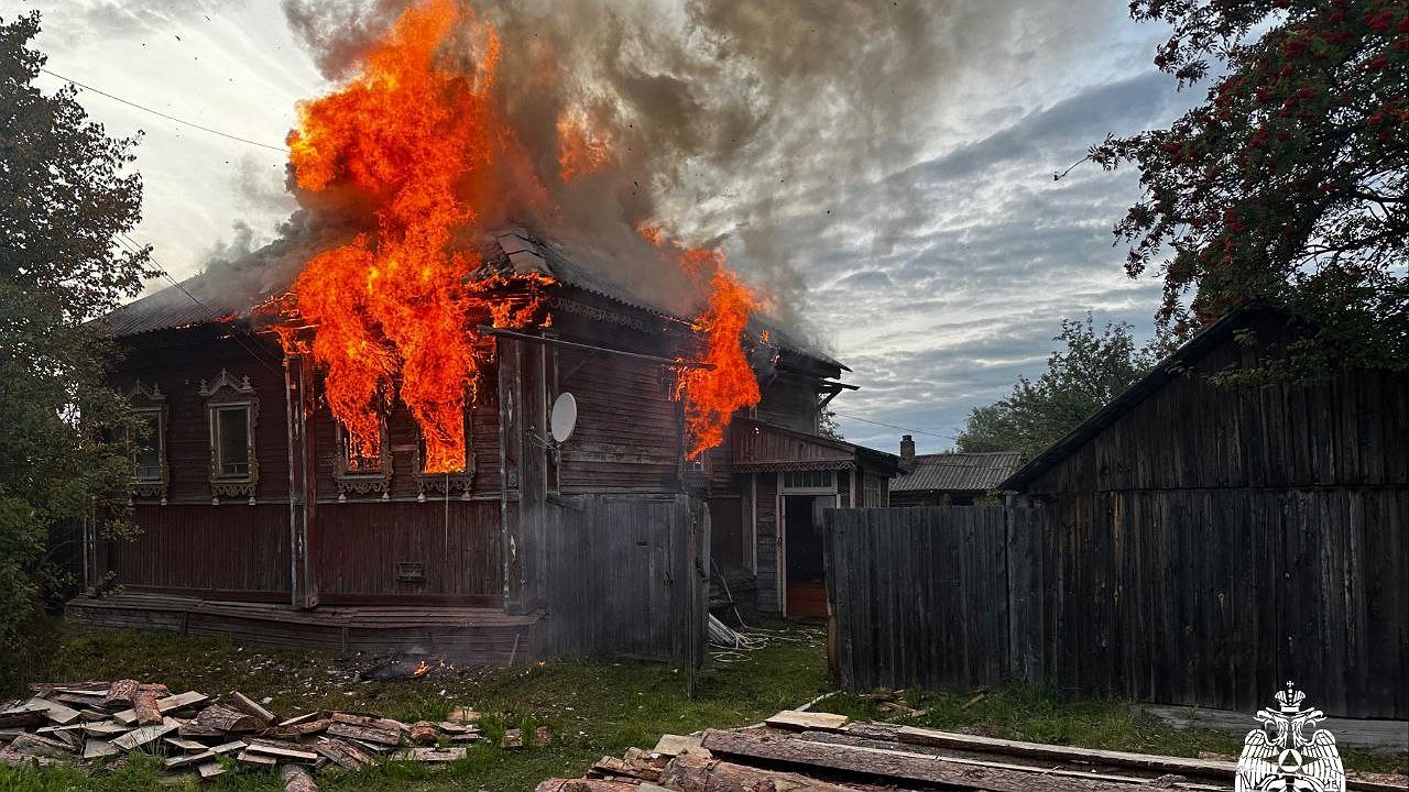Главная картинка новости: Костромичи могут помочь погорельцам из Мантуровского района