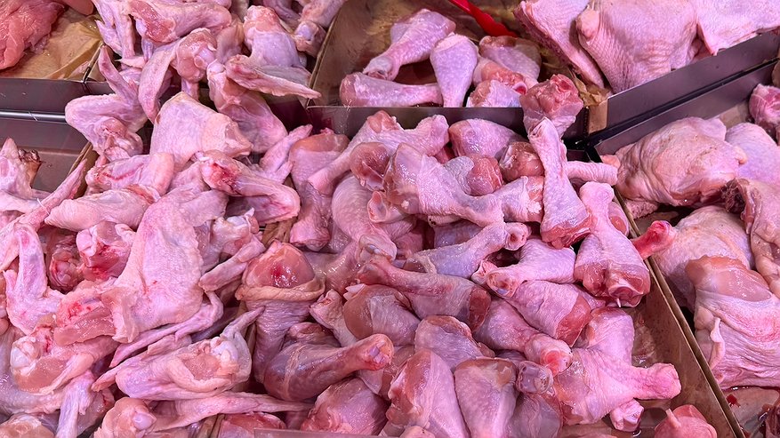 Главная картинка новости: Взвесила мясо с крыльев и ужаснулась: полкило костей за 349 рублей, дороже самого мяса — такой подставы я не ожидала