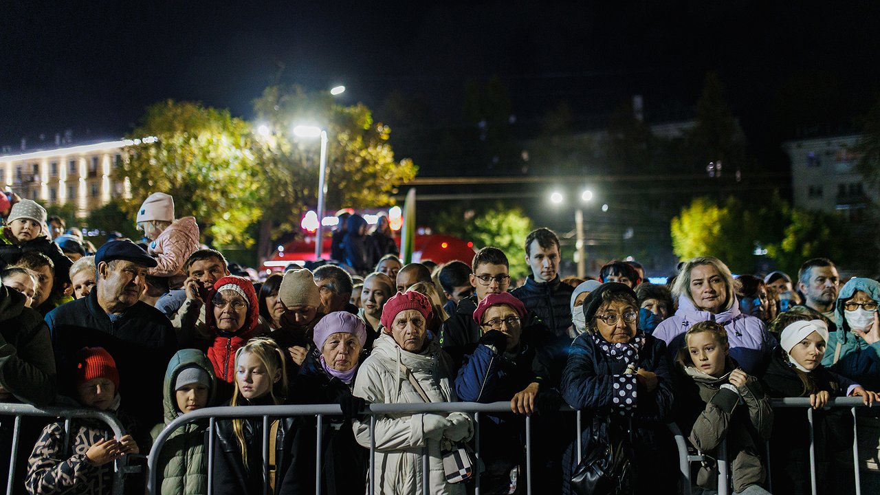 Главная картинка новости: Костромичи смогут увидеть одно из самых красивых в году суперлуний