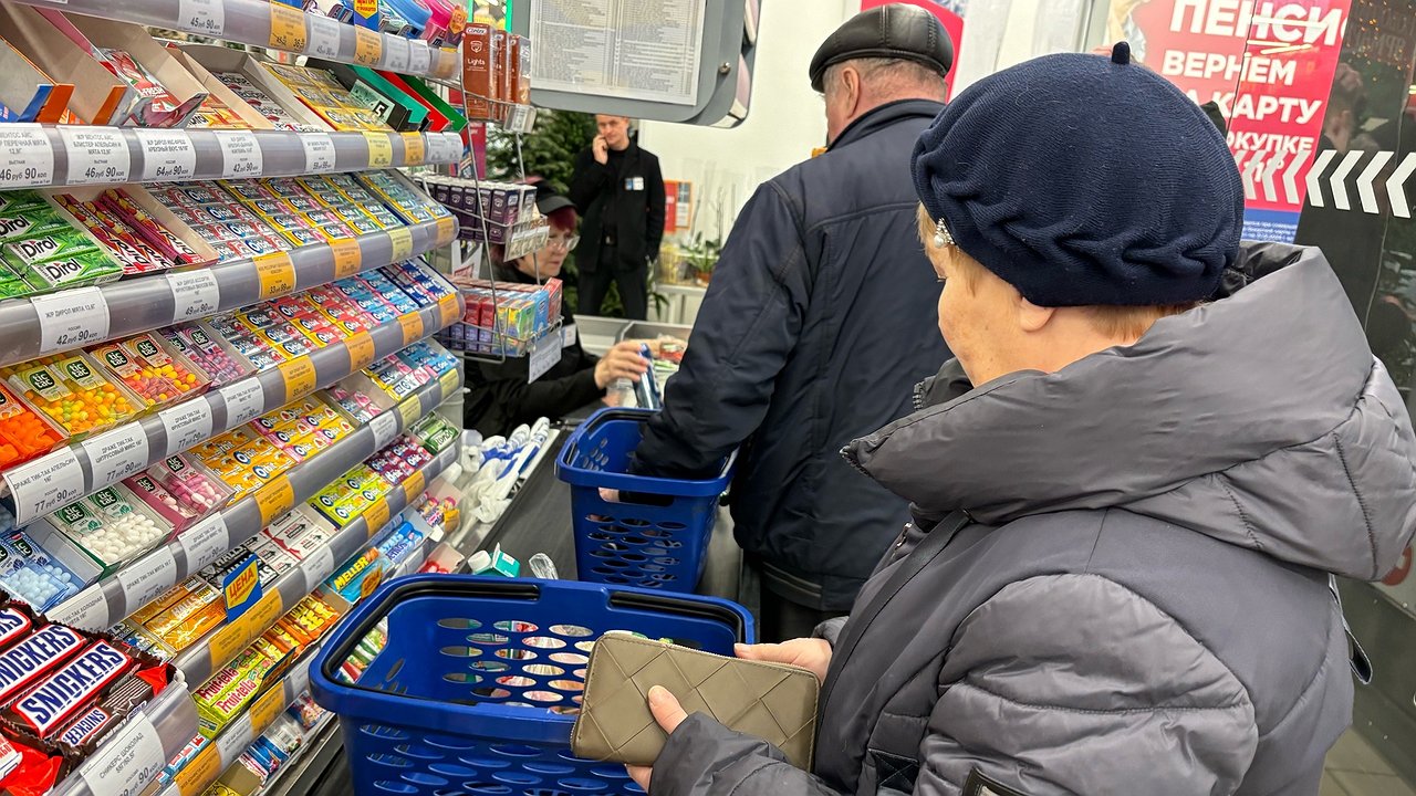 Главная картинка новости: Новая хитрость на кассах "Пятерочки" для тех, кто платит картой - запомните фразу, чтобы сказать ее продавцу в нужный момент