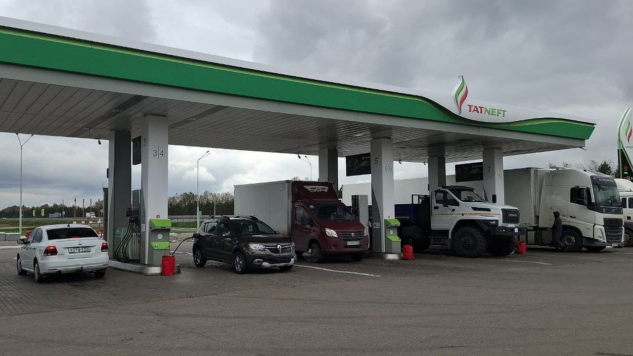 Главная картинка новости: Чем бензин АИ-92 лучше АИ-95: факторы, о которых знают единицы