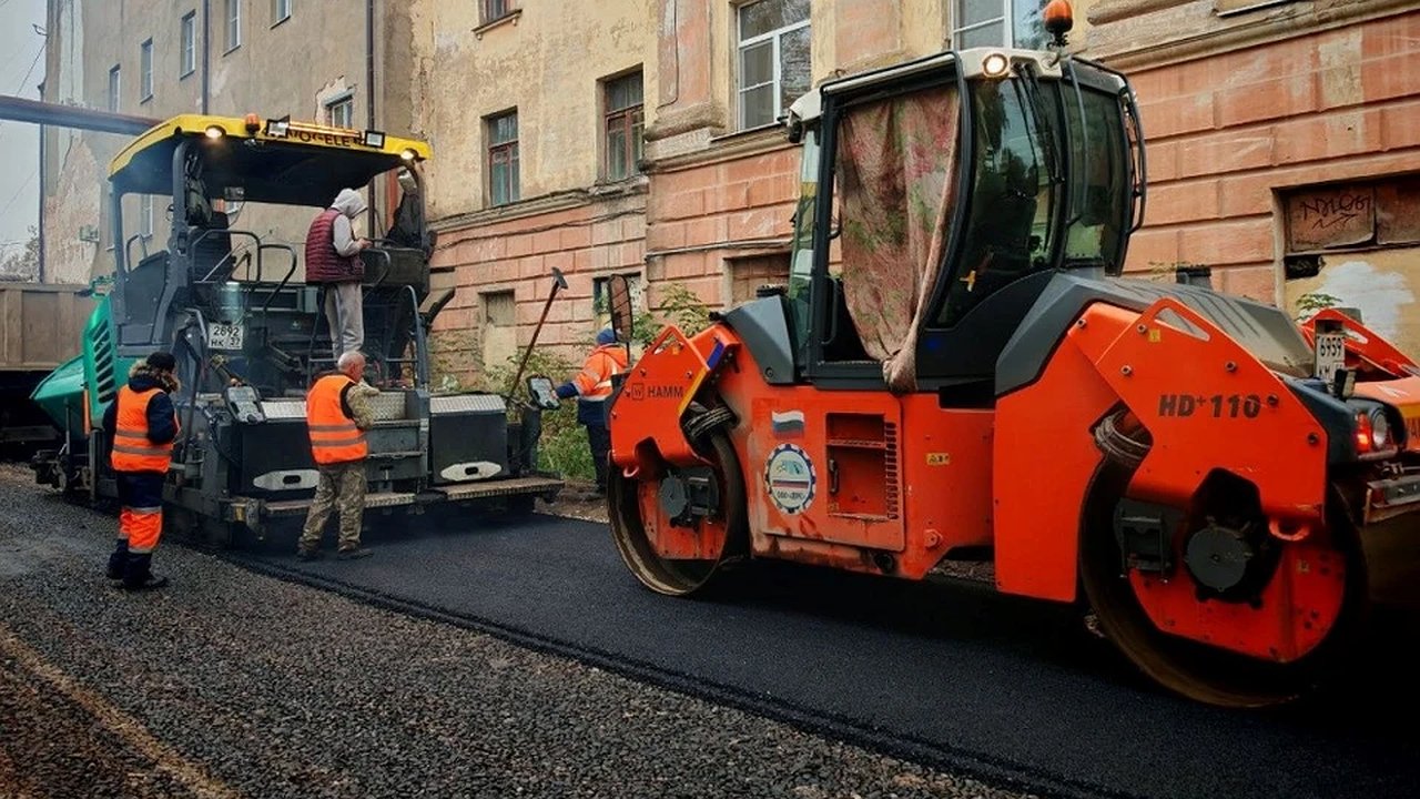 Главная картинка новости: В Костроме ремонтируют последний участок дороги