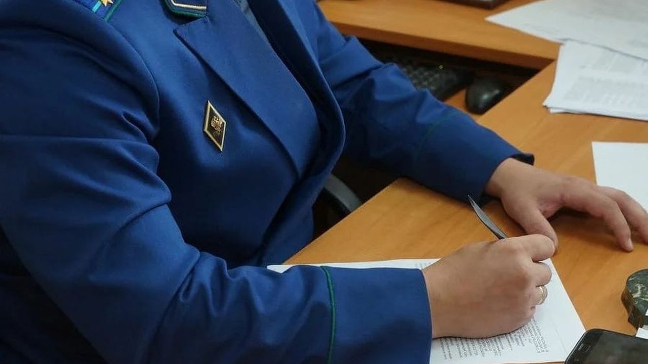 Главная картинка новости: В Костроме мужчина отсудил у продавца деньги за поддельный смартфон