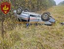 В Костромской области спасатели деблокировали водителя из перевернувшейся машины
