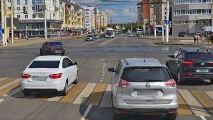 Главная картинка новости: В Костроме на улице Ивана Сусанина сокращена выделенная полоса
