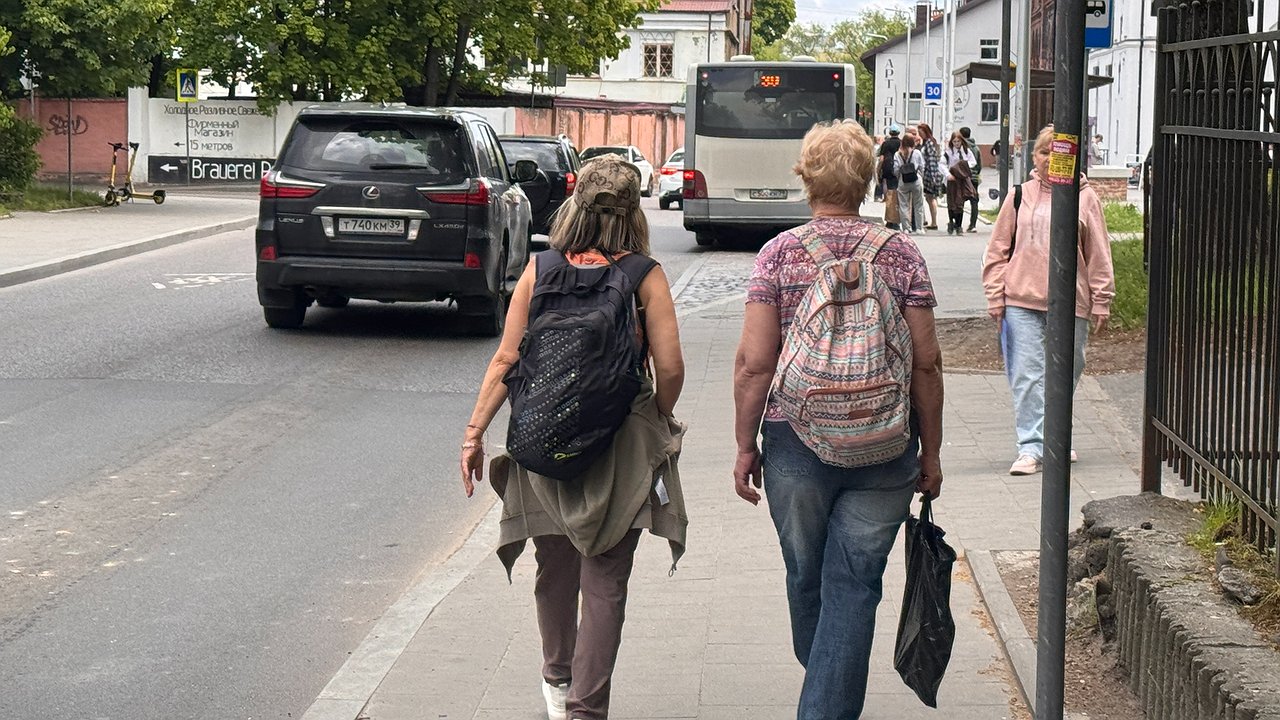 Главная картинка новости: Как общаться с людьми, которые ни во что вас не ставят: 5 приёмов, которые помогут сохранить достоинство