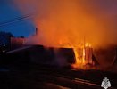 В Костромской области спасатели тушат крупный пожар в поселке Фанерник