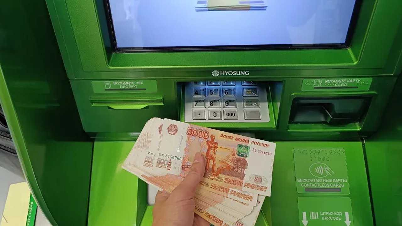 Главная картинка новости: Всего одна простая фраза, а денег — полные карманы: вот что нужно говорить перед выходом из дома для богатства