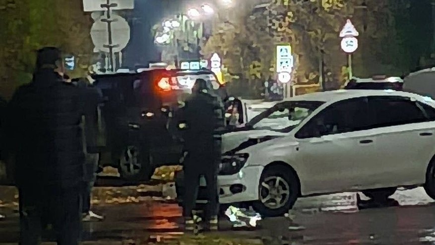 Главная картинка новости: Мост через Волгу стал эпицентром дорожного коллапса в Костроме