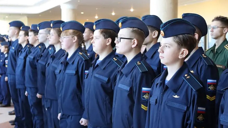 Главная картинка новости: Костромской клуб юных летчиков, космонавтов и десантников принял в свои ряды 29 новых воспитанников