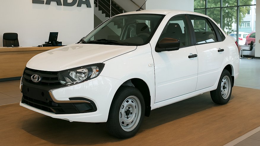 Главная картинка новости: Хотел купить деду Lada за 749 900 рублей, но узнал, как устроена кулиса обмана под вывеской “официального дилера”: вернулся с чувством, будто меня обокрали прямо в автосалоне
