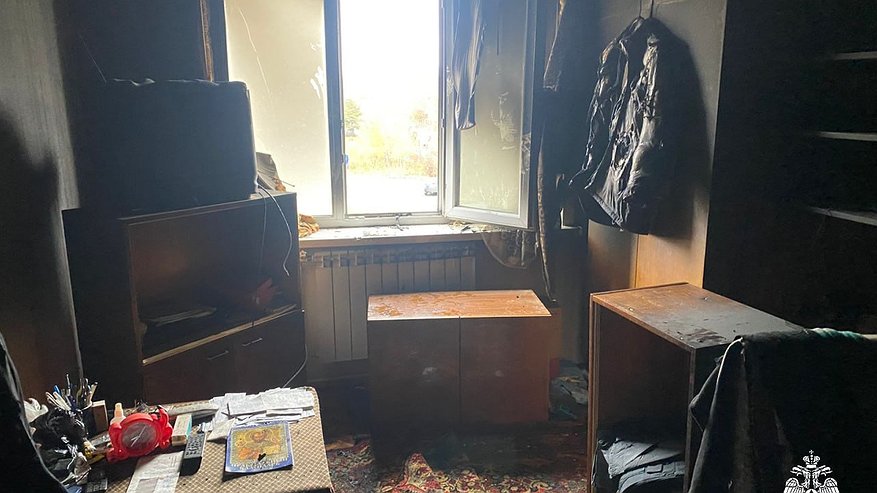 Главная картинка новости: В костромской  Венеции из-за пожара эвакуировали 23 человека