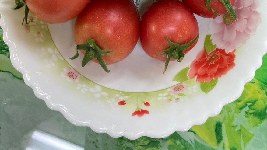 Главная картинка новости: Простой способ убрать слой клея от наклейки с посуды и не только за 1 минуту