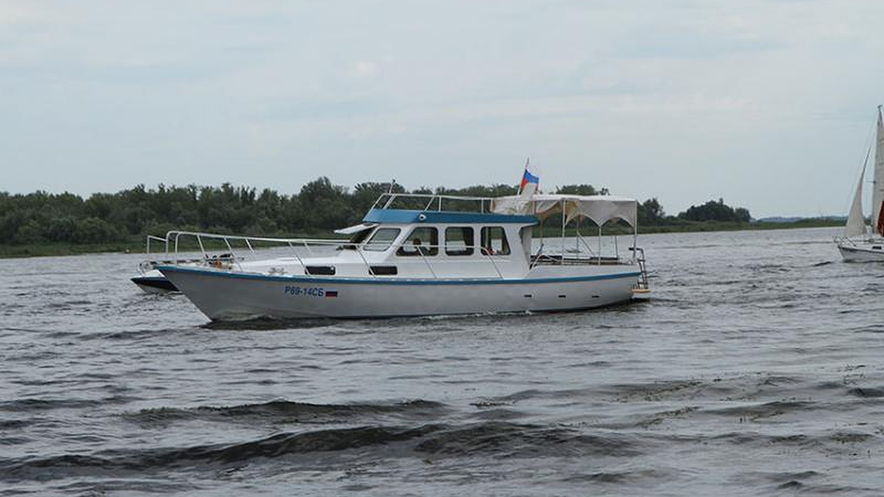 Главная картинка новости: С 10 ноября закрывают сезон навигации маломерных судов в Костромской области