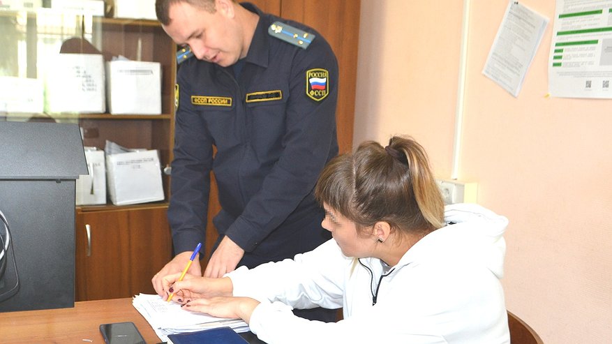 Главная картинка новости: В Костромской области судебные приставы помогли отцу наладить общение с дочерью