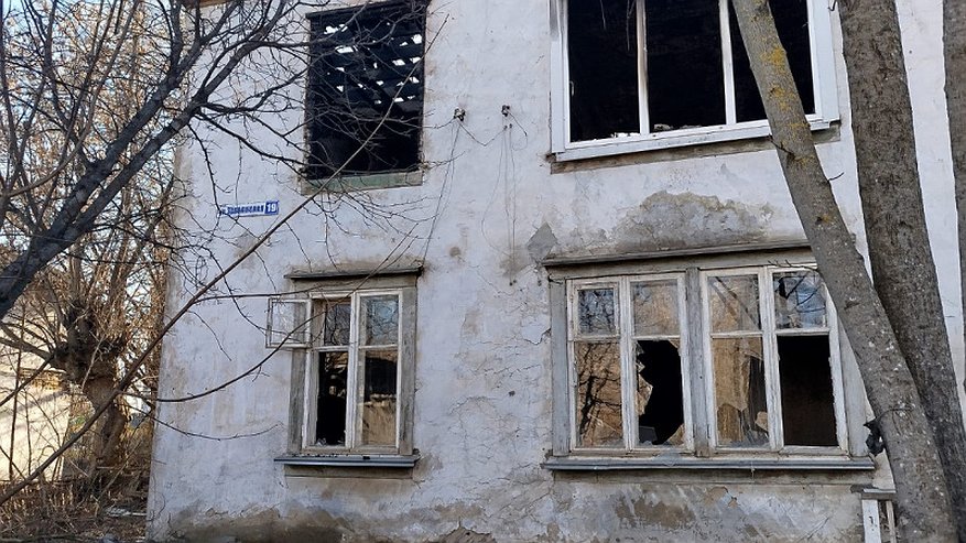 Главная картинка новости: В Костроме активно демонтируют опасные постройки