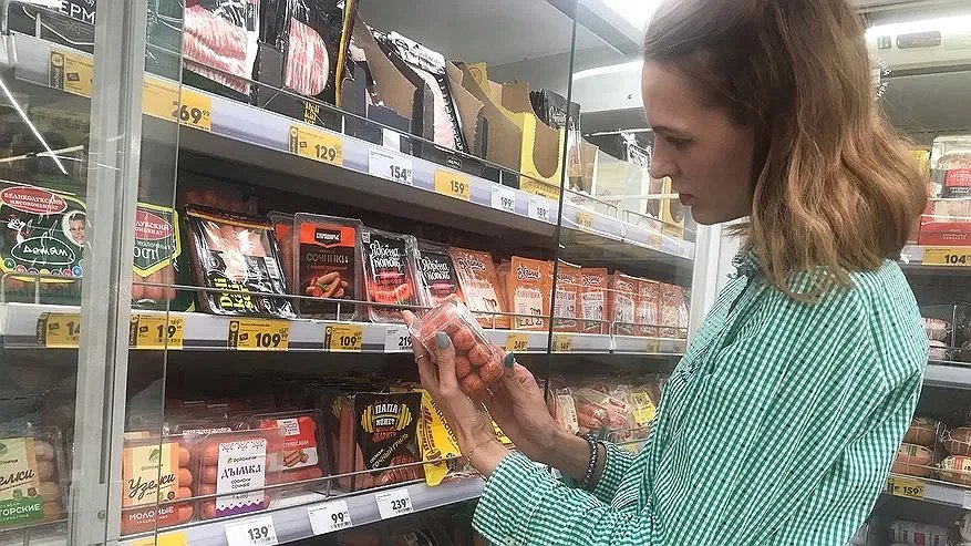 Главная картинка новости: Не стоит брать даже со скидкой 70%: в Роскачестве назвали марки сосисок, которые лучше оставить в магазине