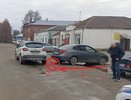 В Костромской области водитель Hyundai въехал в припаркованный Renault: есть пострадавшая