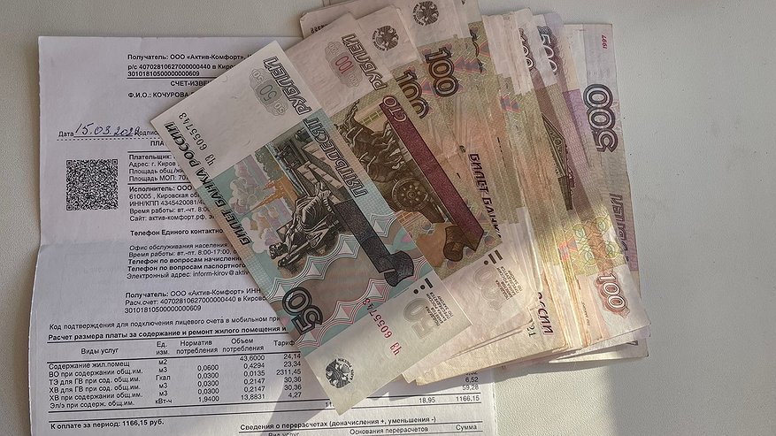 Главная картинка новости: Беру 2 бутылки и плачу за воду в разы меньше — простой трюк для тех, у кого установлены счетчики