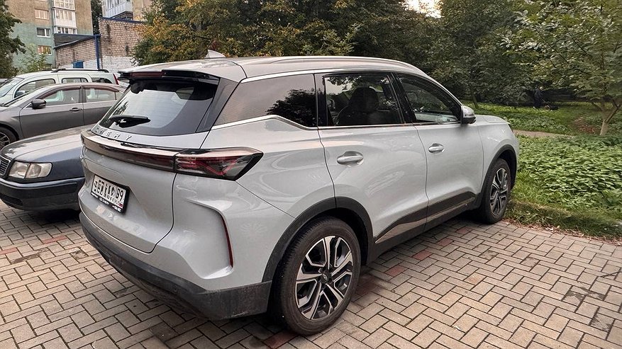 Главная картинка новости: Ни в коем случае не трогайте тряпку на машине! Новая схема мошенников, которая работает безотказно