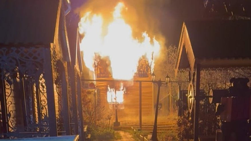 Главная картинка новости: Три бани сгорели за сутки в Костромской области