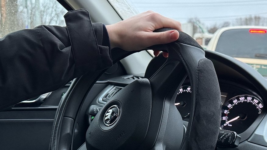 Главная картинка новости: В Галичском районе мужчина угнал авто и попал в ДТП