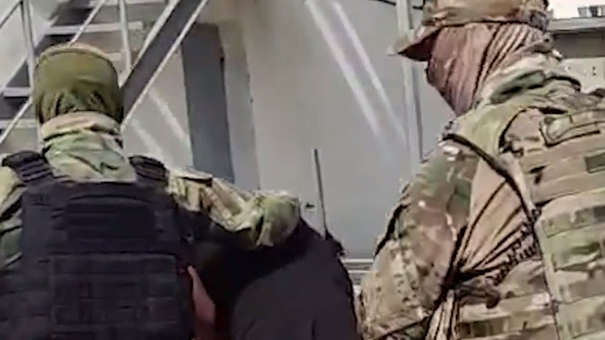 Главная картинка новости: У Вечного огня в Кострмое задержали мужчину почти со 129 подозрительными свертками